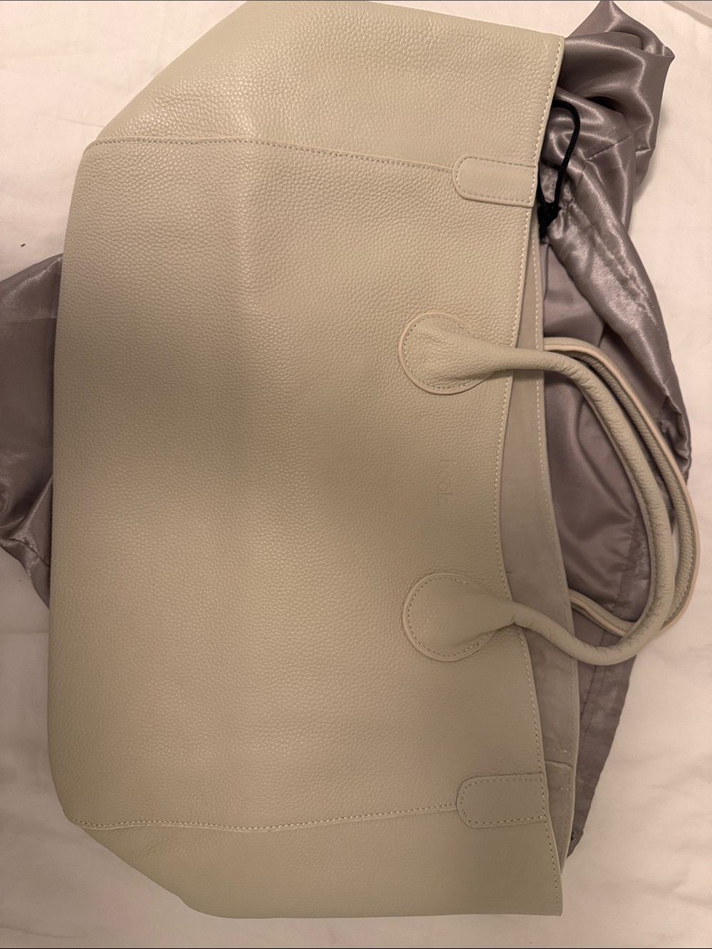BECK Classic Cream Tote Bag - Elegant Everyday Carry (brand new never used).
